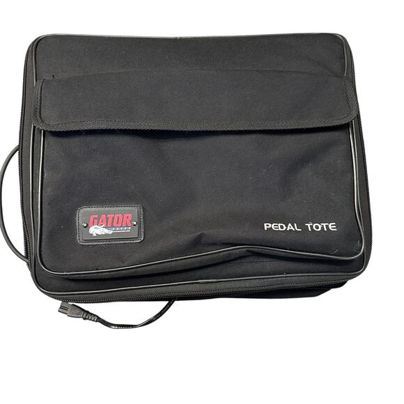 Gator Pedal Tote 18"x15" Black Case + Pedalboard + Cables / Equipment Shown - Picture 1 of 3